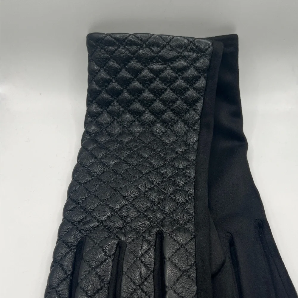 245. Black Quilted Look Women’s Gloves